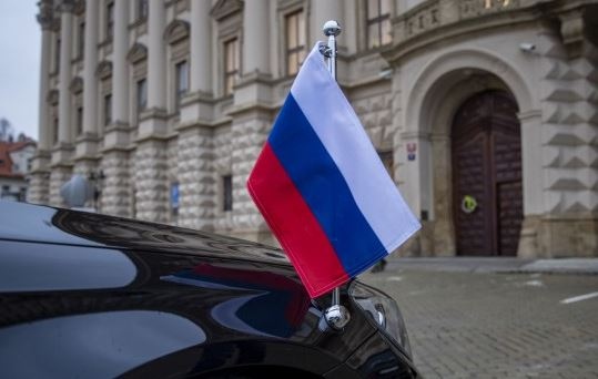 Чехия експулсира 18 служители в посолството на Русия в Прага